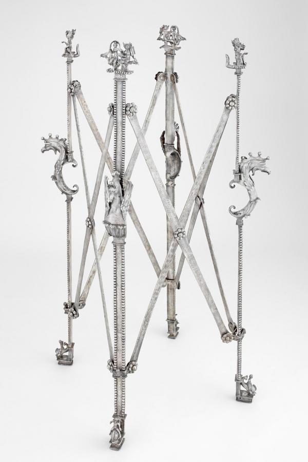 The folding silver stand discovered at Kőszárhegy