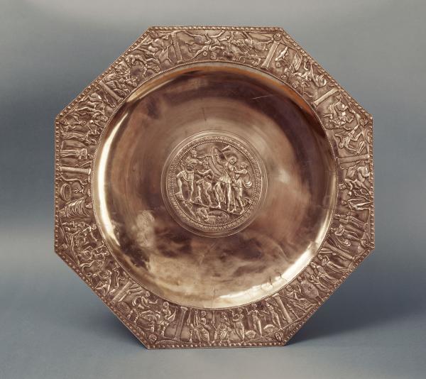 Platter decorated with scenes of the life of Achilles (Photo: © Augusta Raurica)