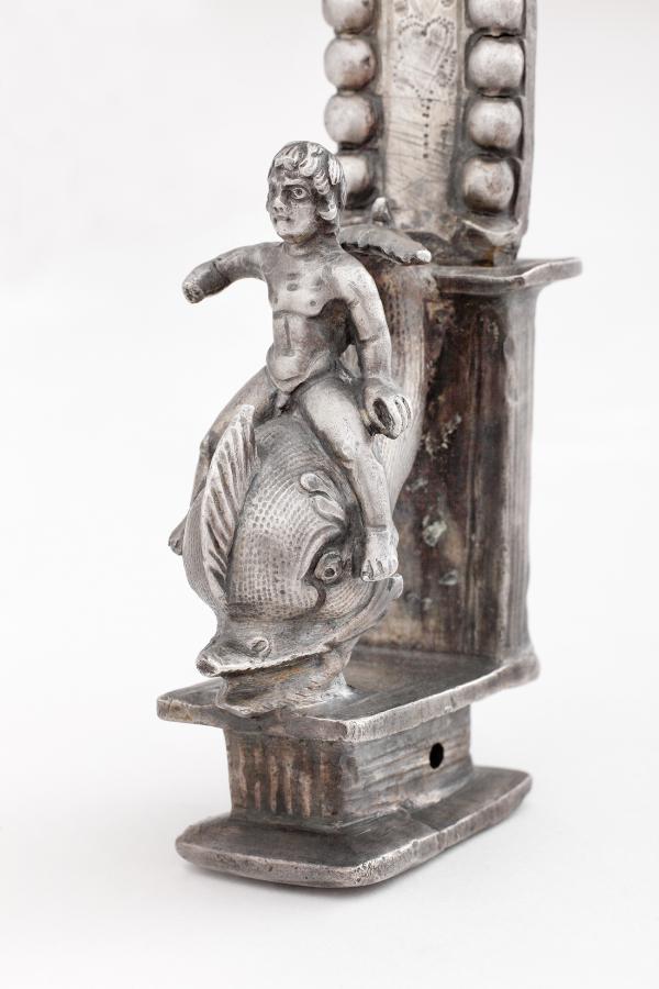 Eros riding a dolphin on the base of the leg (Photo: András Dabasi, Judit Kardos © Hungarian National Museum)