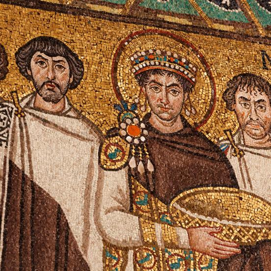 Justinianus császár ábrázolása a San Vitale templomban (Fotó: © Alamy Stock)