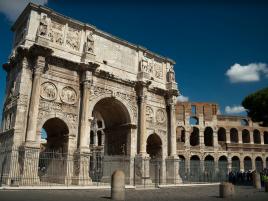 Triumphal arch of Constantine in Rome (Photo: © Alamy Stock Photo)