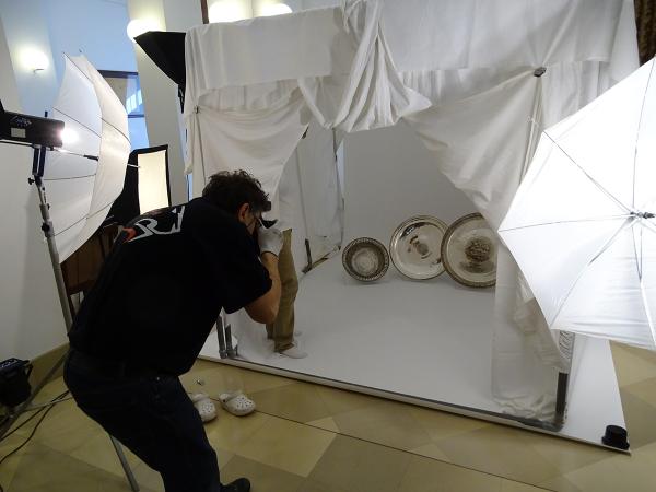 Studio photographing of the objects of the Seuso treasure in the Hungarian National Museum