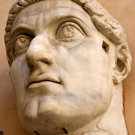 Monumentális Constantinus szoborfej (Fotó: © Wikipedia)