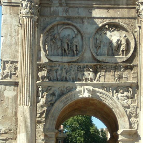 Detail of the frieze above the opening of the arch (Photo: Ágnes Bencze)