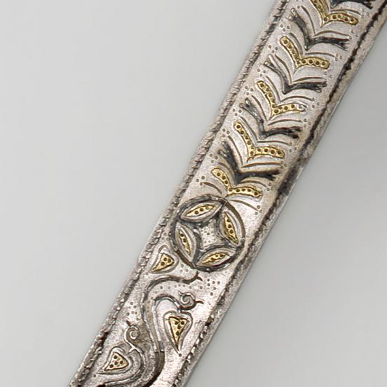 Niellóberakásos ezüst augurbot, előoldal (Fotó: © Magyar Nemzeti Múzeum)