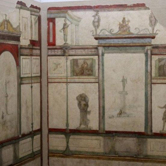 Wall painting from the cubiculum of Casa della Farnesina. Museo Nazionale Romano, Palazzo Massimo al Terme, Rome (Photo: © Wikimedia Commons)